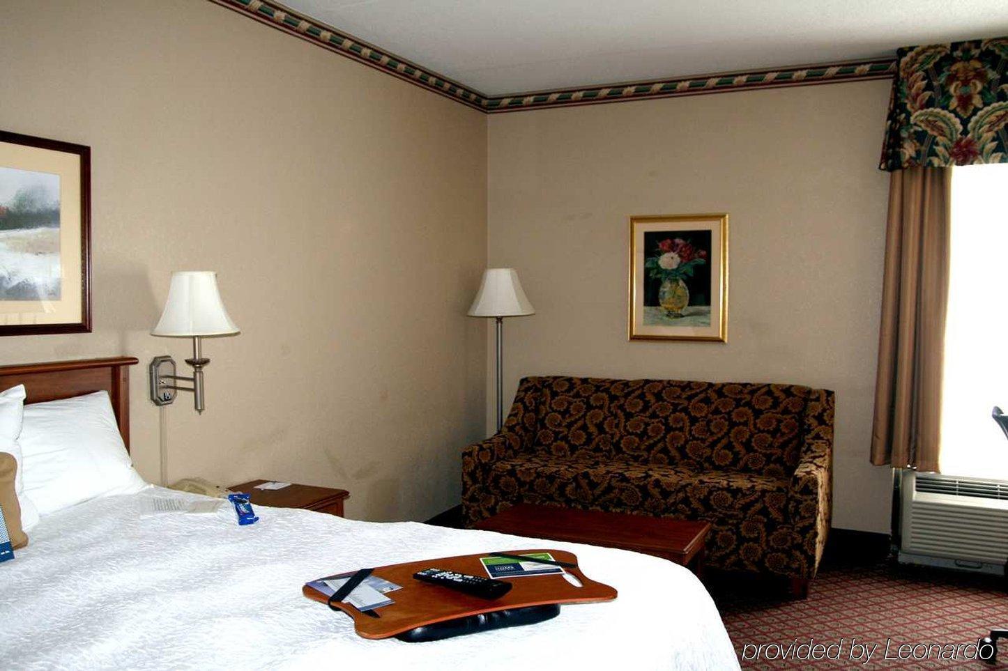 Hampton Inn Pittsburgh-Monroeville Room photo